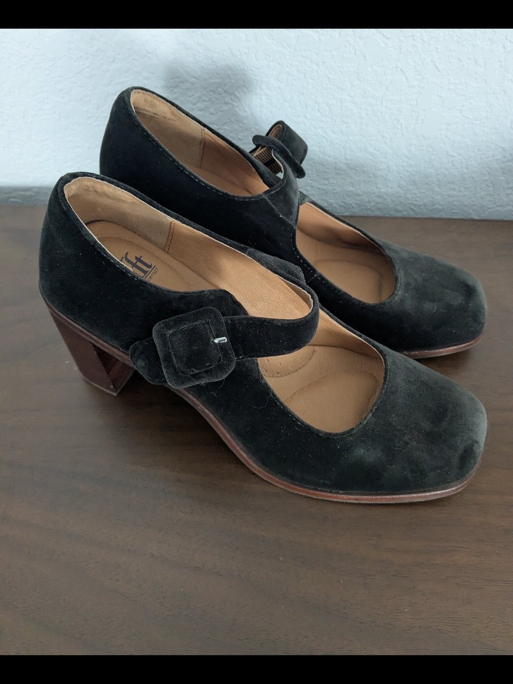Sofft Brown Velvet Mary Jane Pumps - Elegant Women's Dress Shoes - Picture 2 of 4